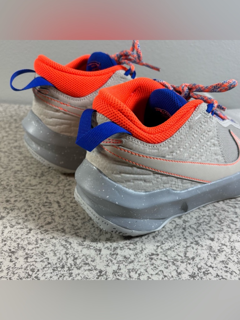 Nike Boys Size 7Y Team Hustle D10 Desert Sand Basketball Shoes (CZ4179-001) EUC - Picture 3 of 13